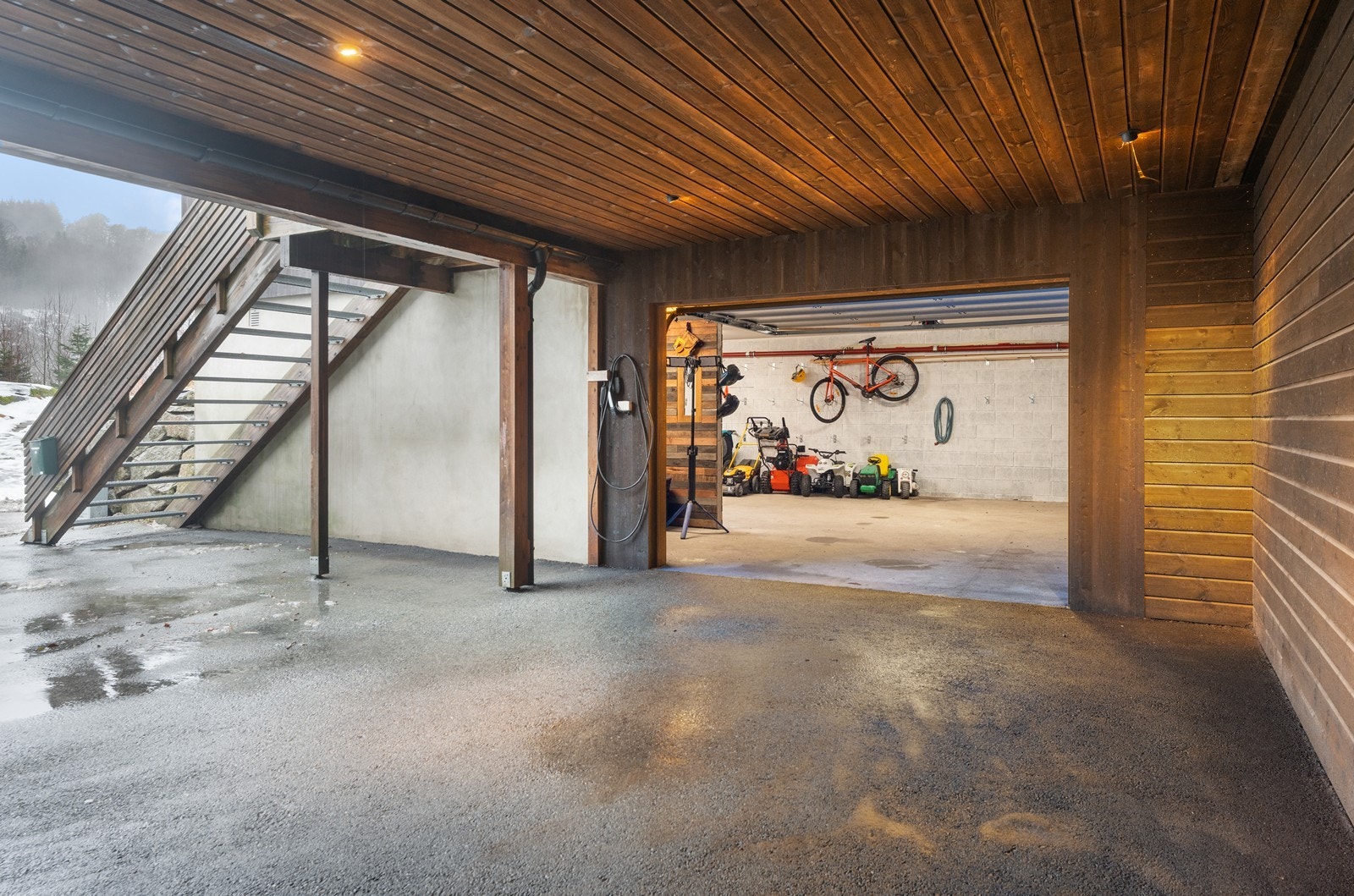 Opplegg for lading av el-bil Galleribilde