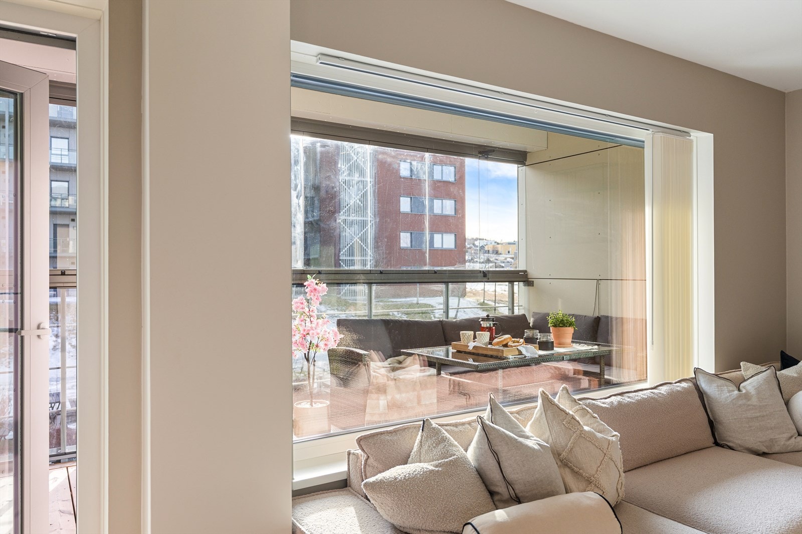 Vinduene er utstyrt med moderne tre-lags glass som gir god isolasjon. Galleribilde