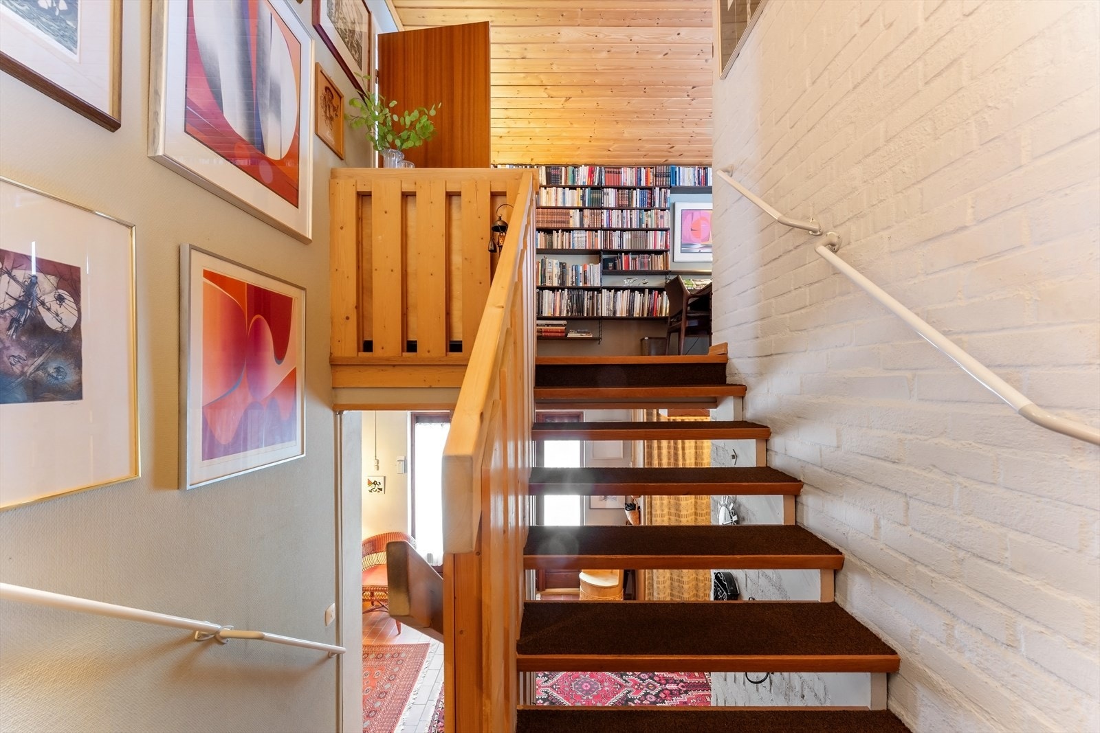 Trapp til underetasje. Galleribilde