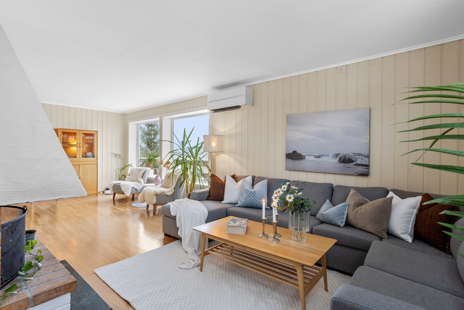 Alle vinduer og dører ble skiftet i 2021. Galleribilde