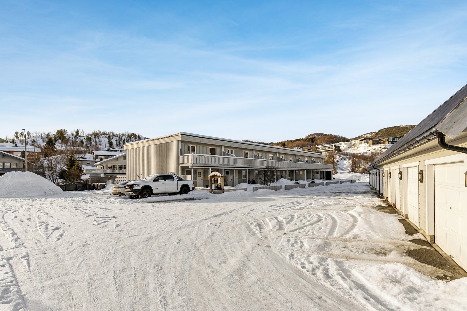 Borettslaget har gjesteparkering på fellestomt. Galleribilde