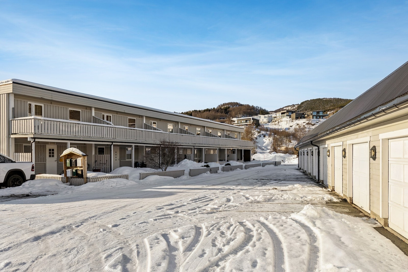 Veletablert borettslag i populært boligområde - det er pene fellesområder og garasje medfølger! Galleribilde