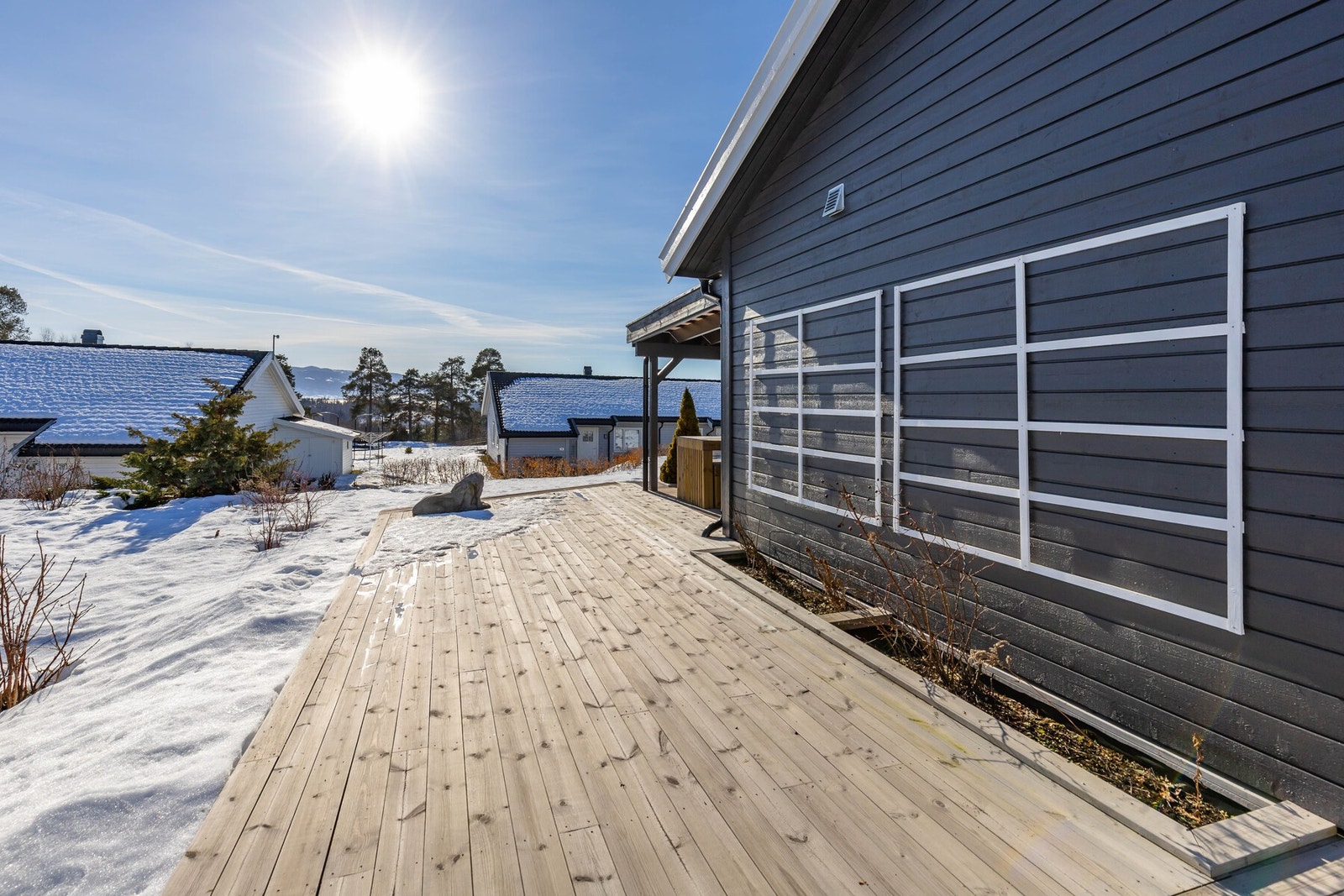 Det er diverse beplatningn på terrassen. Galleribilde
