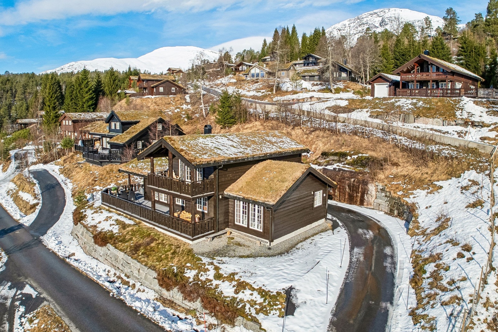 - Dronefoto av eiendommen - Galleribilde