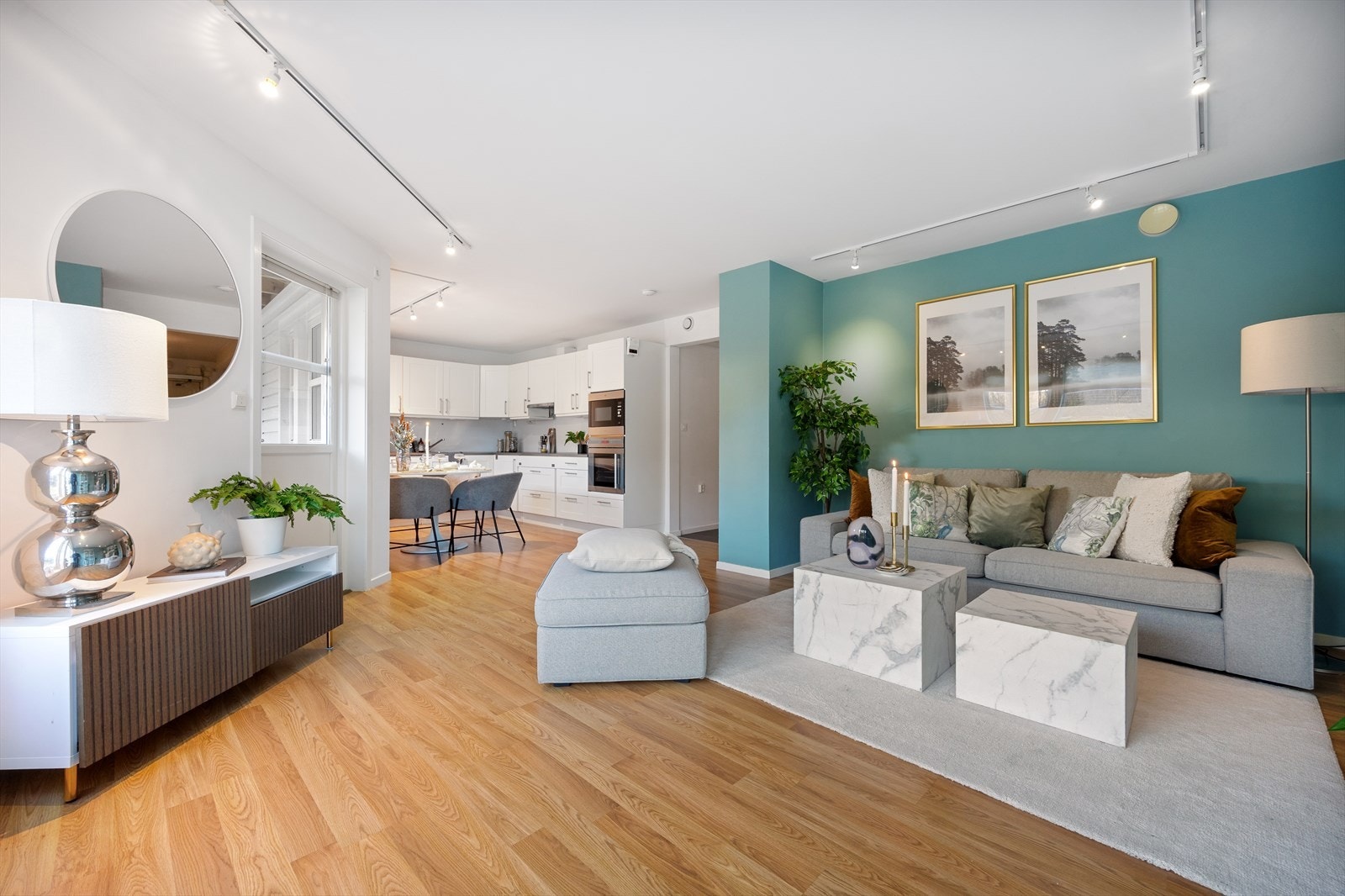 Herlig stue - Lyst og trivelig - Gulvvarme - Utgang til altan Galleribilde