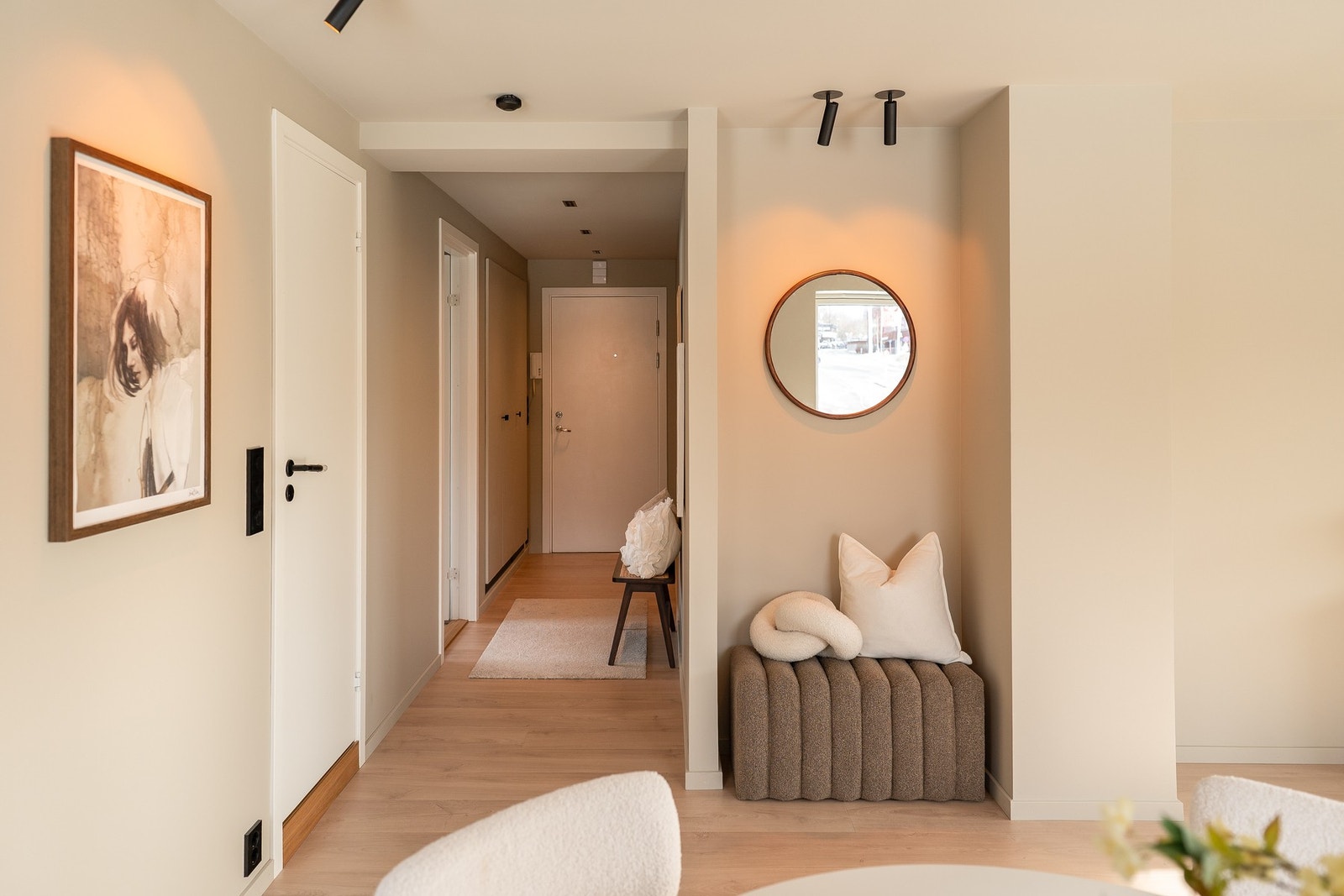 Praktisk nisje i veggen med fleksible bruksmuligheter, bl.a. for kontorkrok eller dekorativ sone. Galleribilde