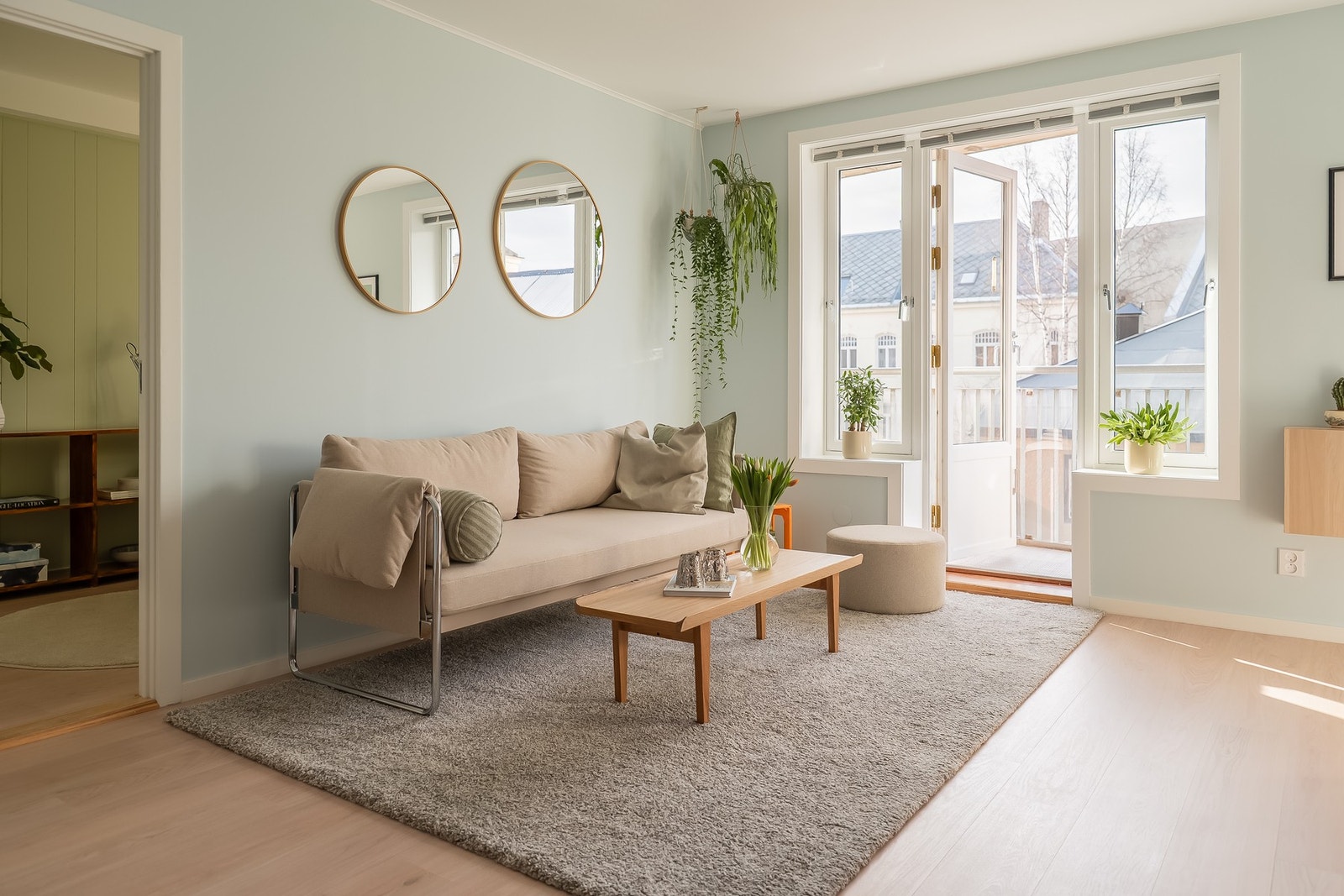 Fra stuen har man direkte adgang til en balkong med fantastiske forhold. Galleribilde