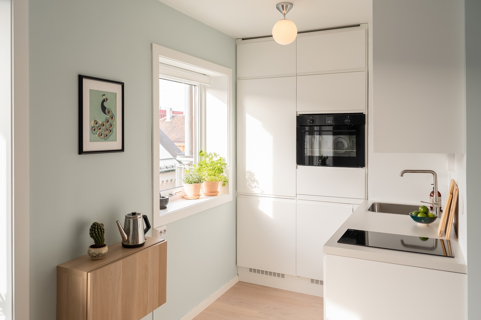 Leiligheten ligger fint til i byggets 3.etasje, noe som gir en fri og behagelig bofølelse uten sjenerende innsyn. Galleribilde