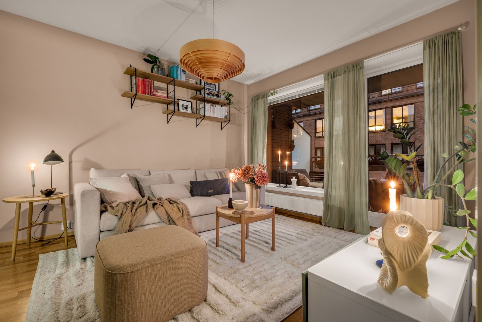 Leiligheten holder en god standard og har en funksjonell planløsning Galleribilde