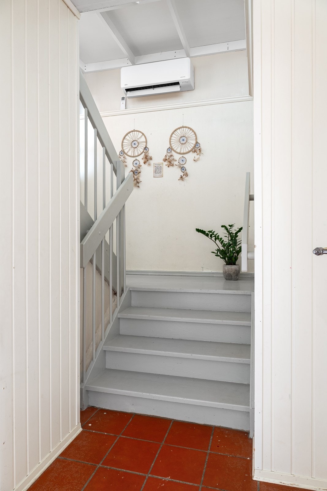 Boligen er utstyrt med varmepumpe, som gir en komfortabel og energieffektiv hverdagsluksus. Galleribilde