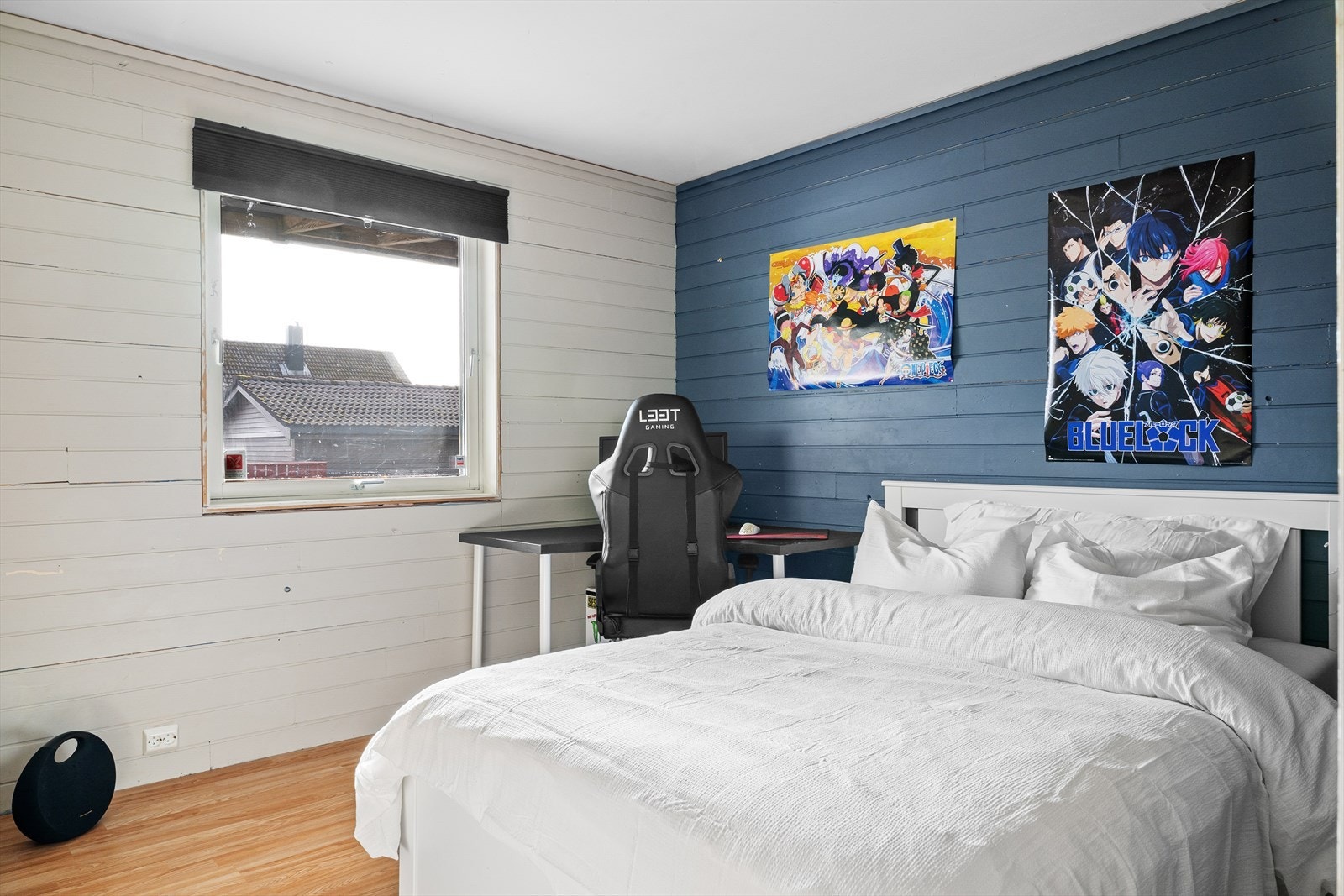 det er god plass til seng og oppbevaring. Galleribilde