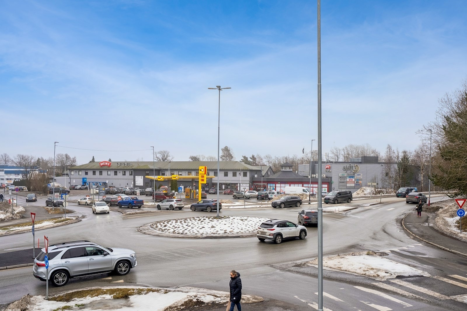 Det er også kort vei til Rema 1000 og AMFI Drøbak City med et bredt utvalg av butikker. Galleribilde