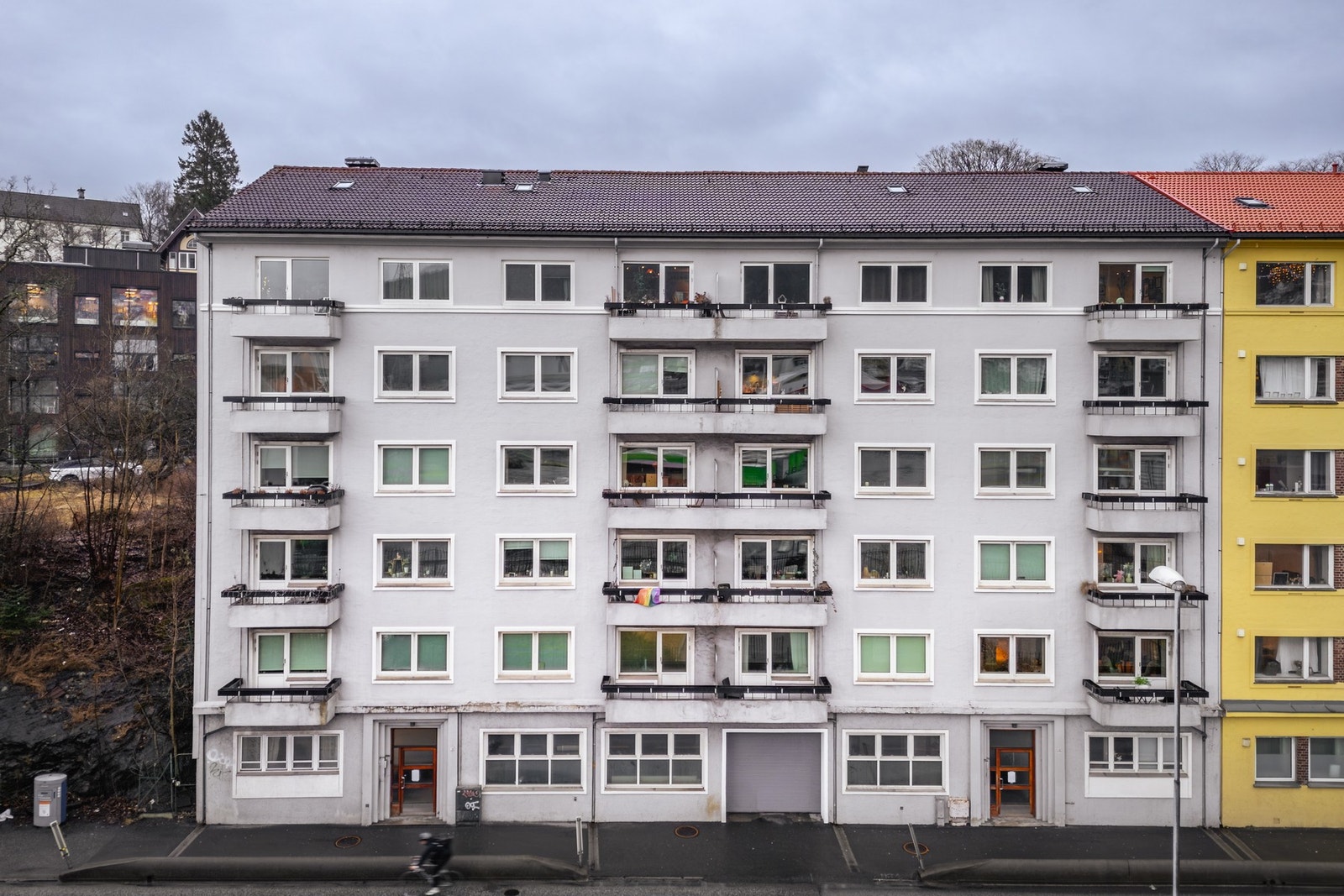 - Borettslaget har fem parkeringsplasser som tildeles etter venteliste - Galleribilde