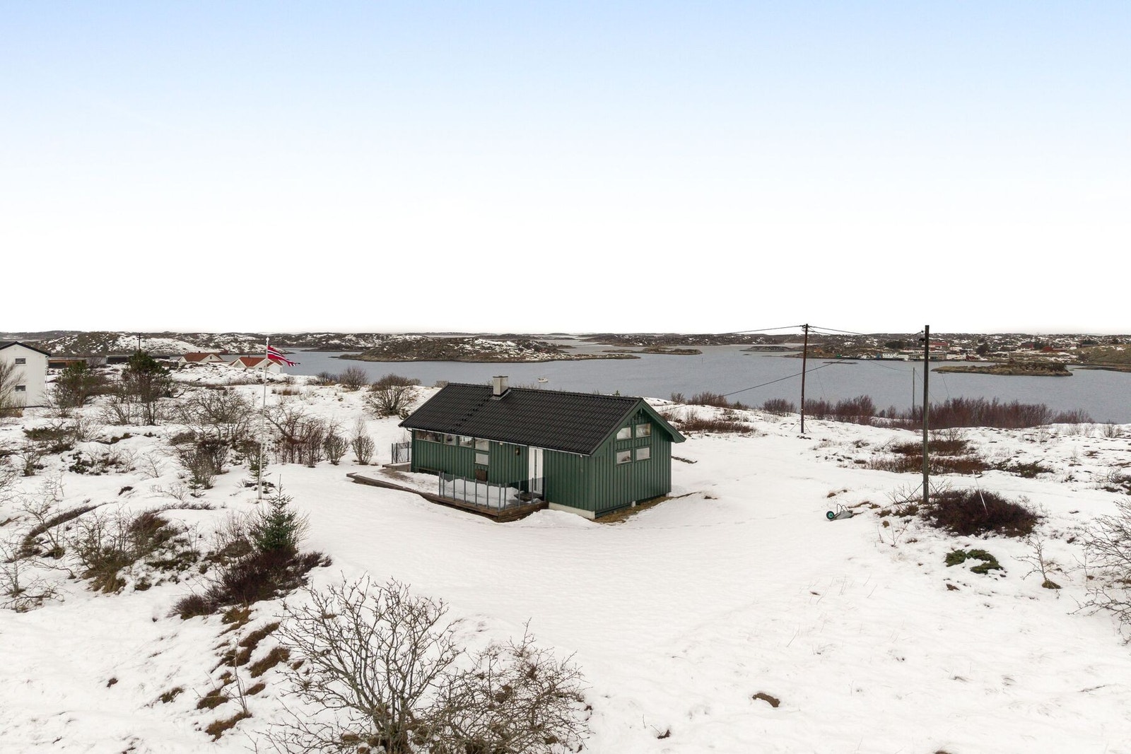 Kleivaveien 28 er en godt vedlikeholdt hytte i et rolig og fredelig hytteområde. Galleribilde