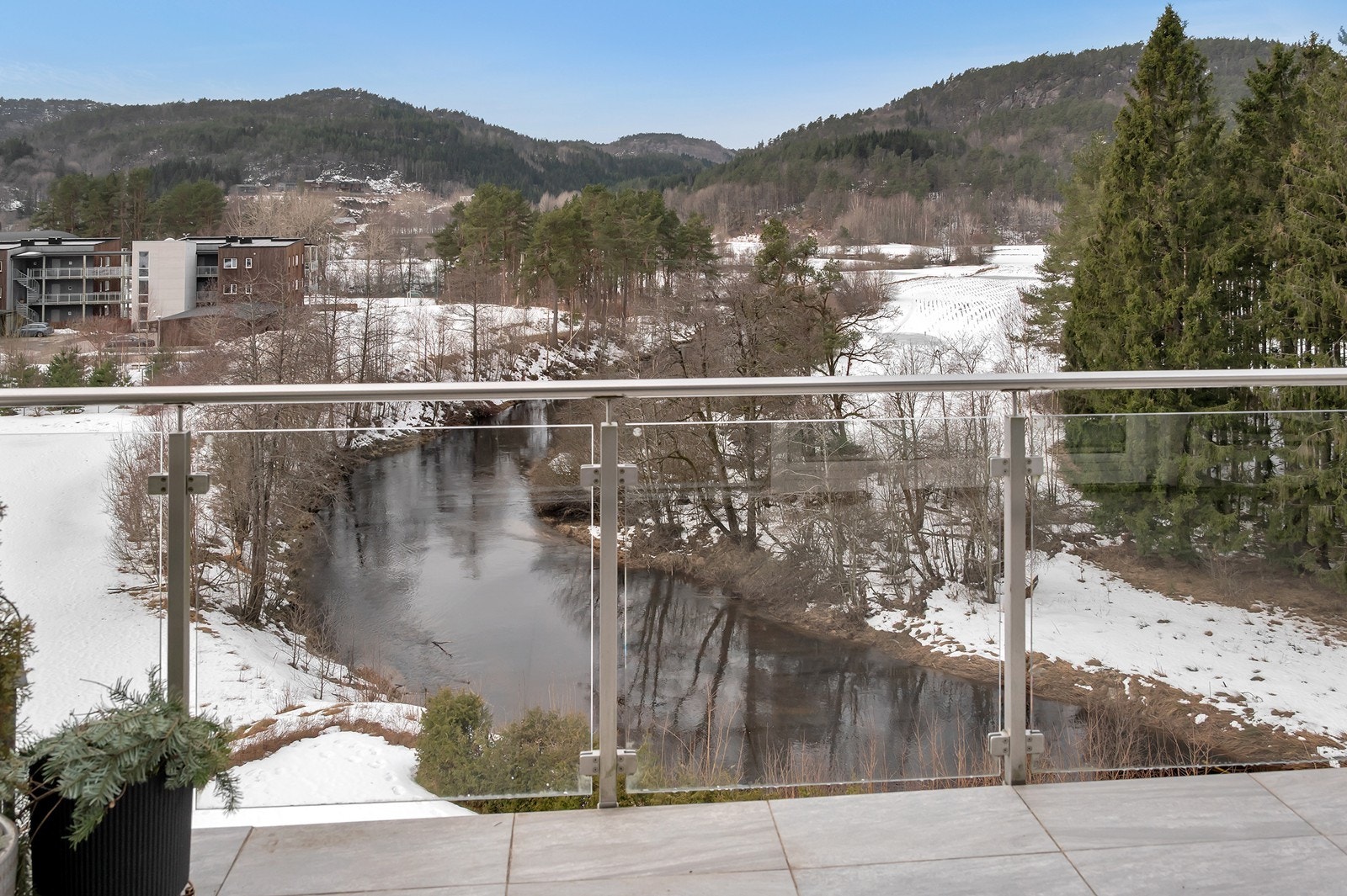 Knall utsikt fra 5 etg. mot vest! Galleribilde