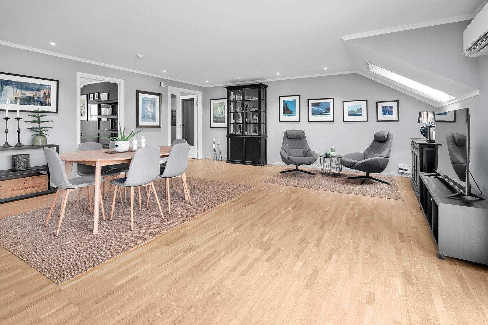 Stor stue med masse lysinnslag! Galleribilde