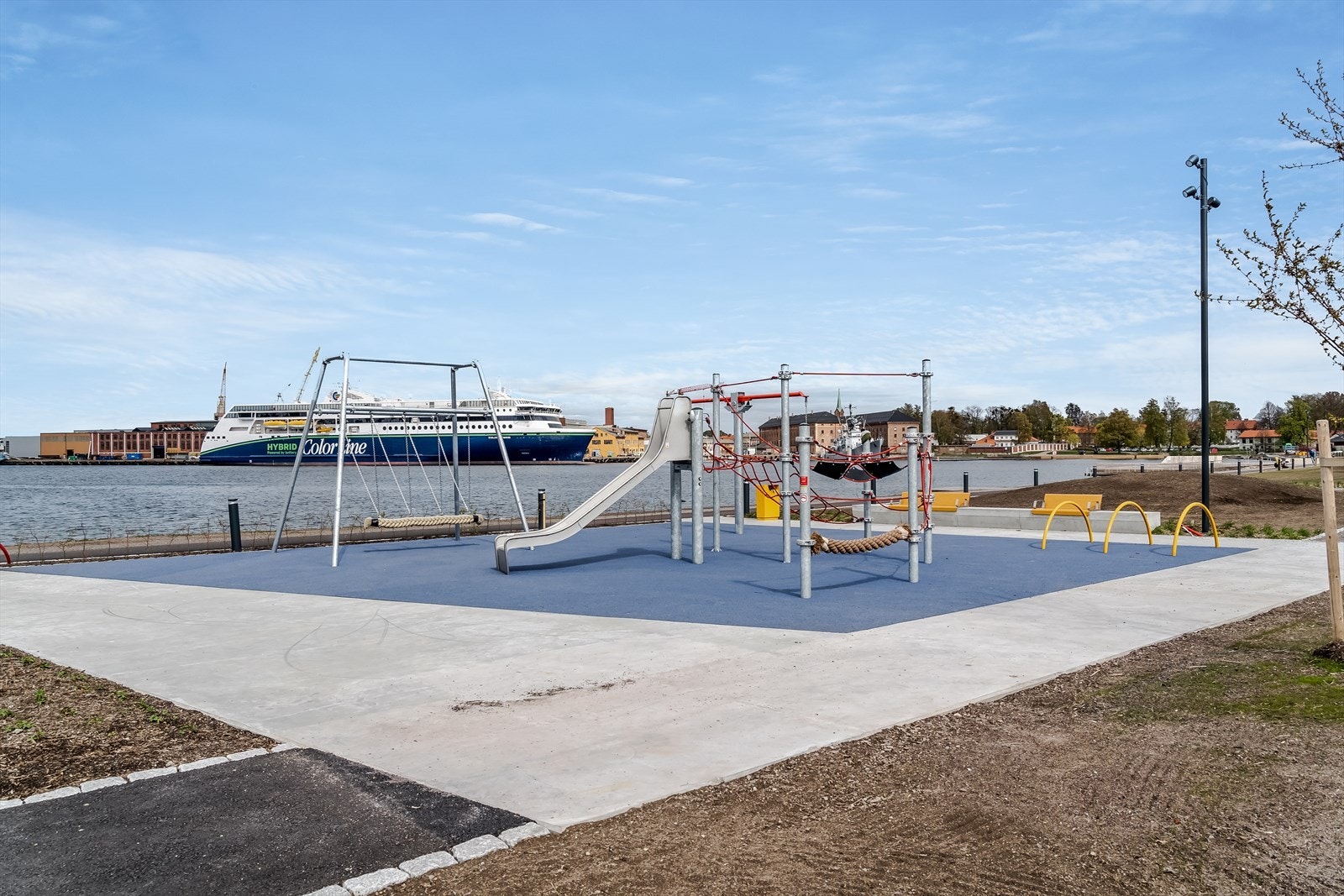 Kystparken med aktiviteter og lekeplass ved Indre havn. Galleribilde