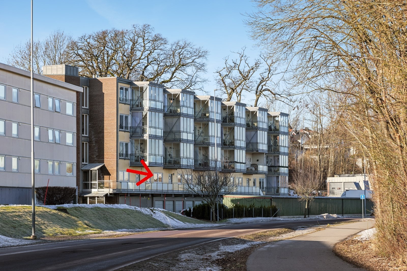 Leiligheten ligger i høy 1. etg. med adkomst via trapp eller heis. Galleribilde