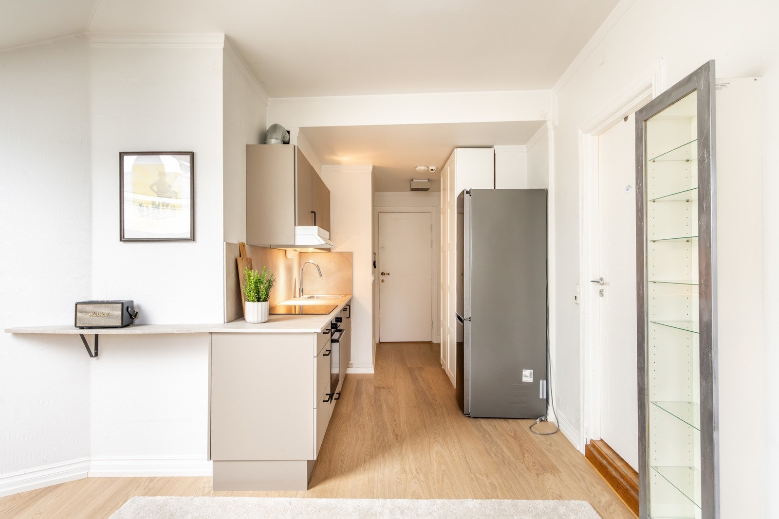 Leilighetens kjøkken er fra 2025 Galleribilde