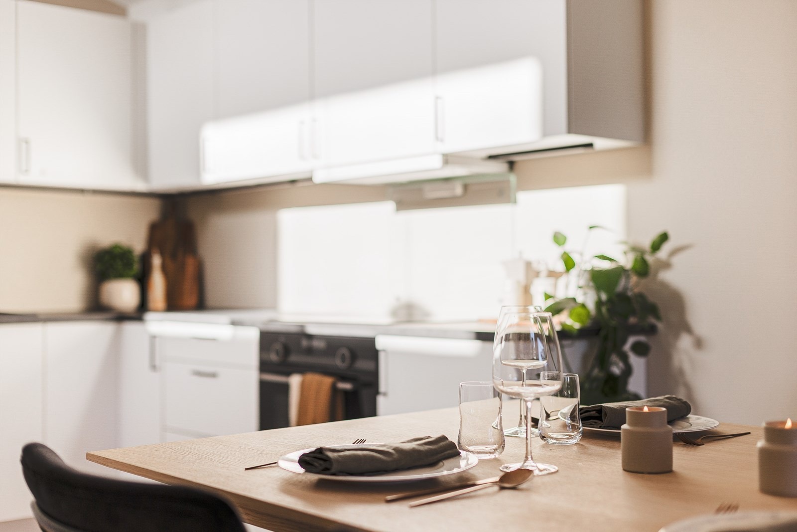 Alle integrerte hvitevarer fra kvalitetsleverandør Simens tilrettelegger for effektive kjøkkenopplevelser. Galleribilde