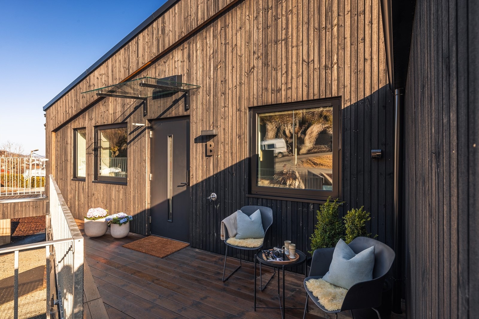 Velkommen til inngangspartiet ved Gravdalslien 16b Galleribilde