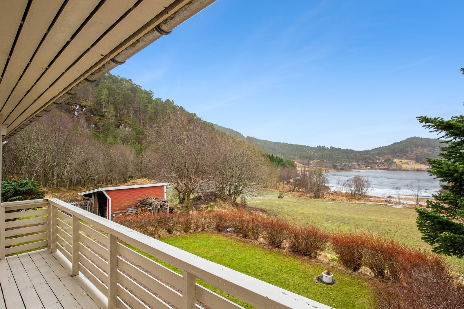 Utsikt fra balkong Galleribilde