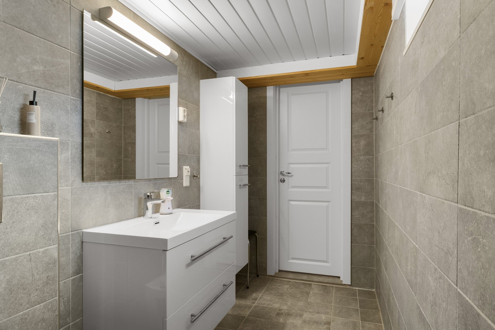 Bad i kjeller fremstår som moderne. Galleribilde