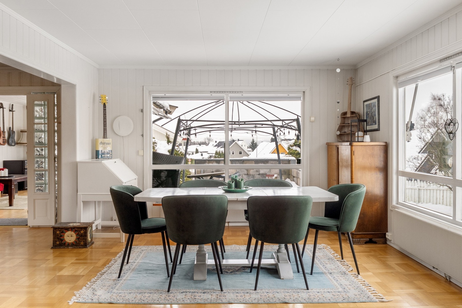 God plass til spisestue. Galleribilde