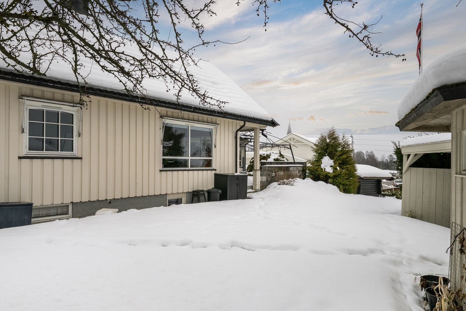 Hyggelig hage som kan passe for familien. Galleribilde