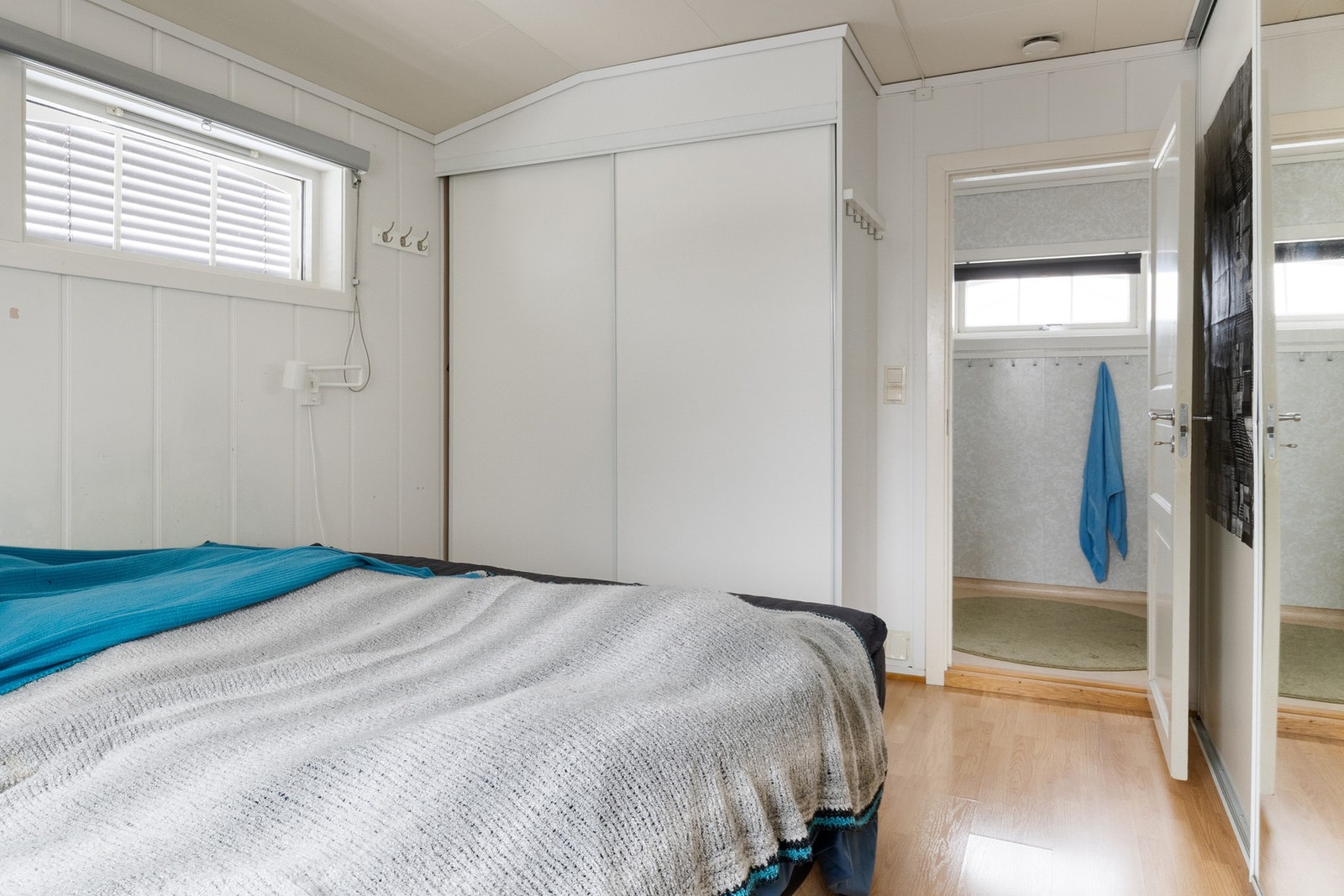 Det er ett soverom på hovedplanet. Galleribilde