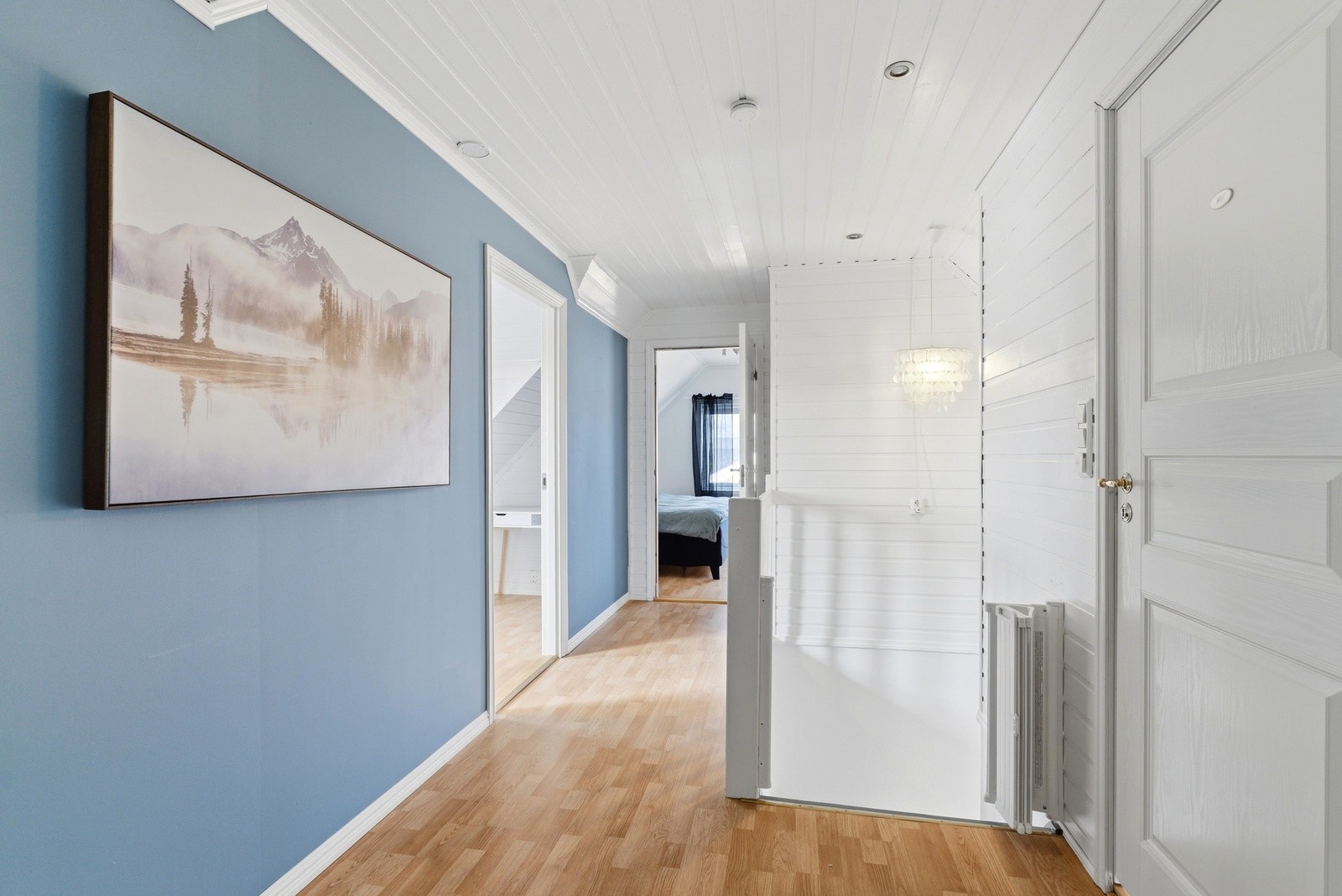 2.etasje oppleves også innholdsrik og malt i lyse farger. Galleribilde