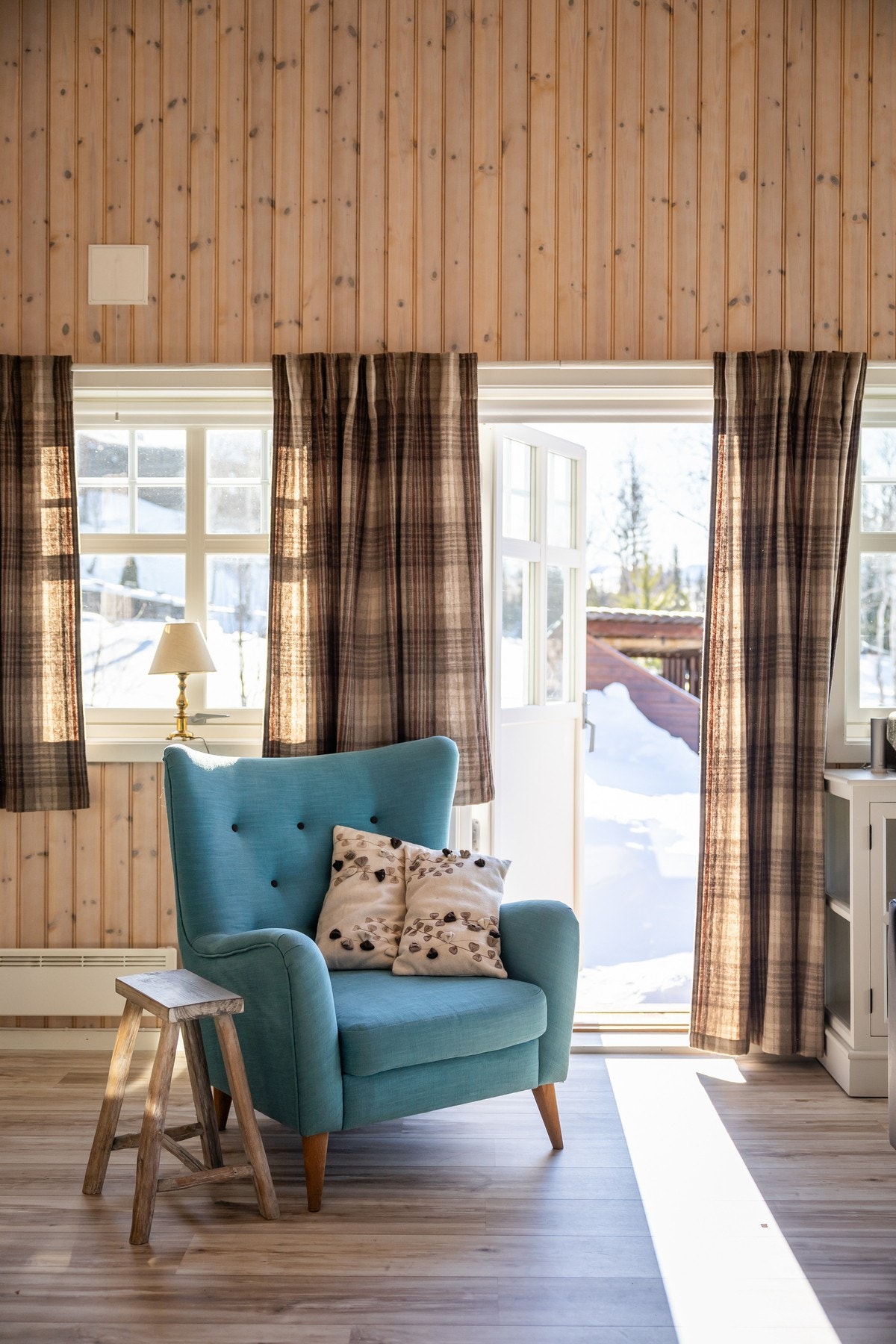 Fra stuen har du utgang til utvendig platting. Galleribilde