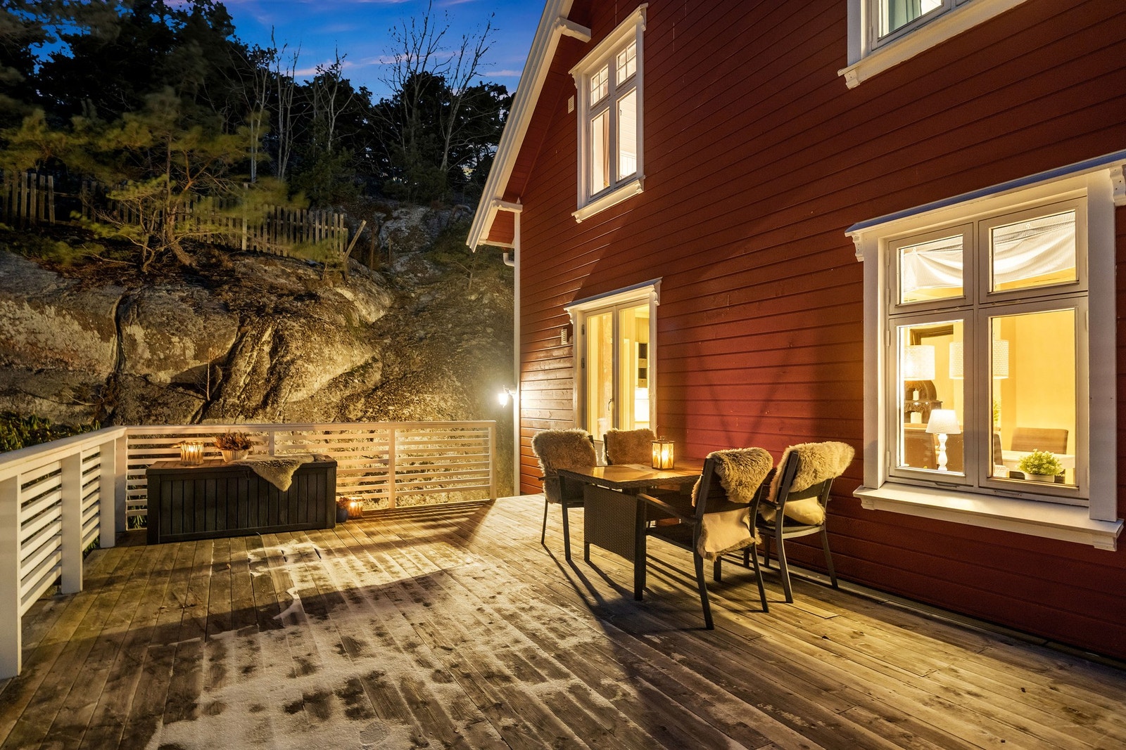 Sydveggen på huset er kledd om og etterisolert i 2022. Galleribilde
