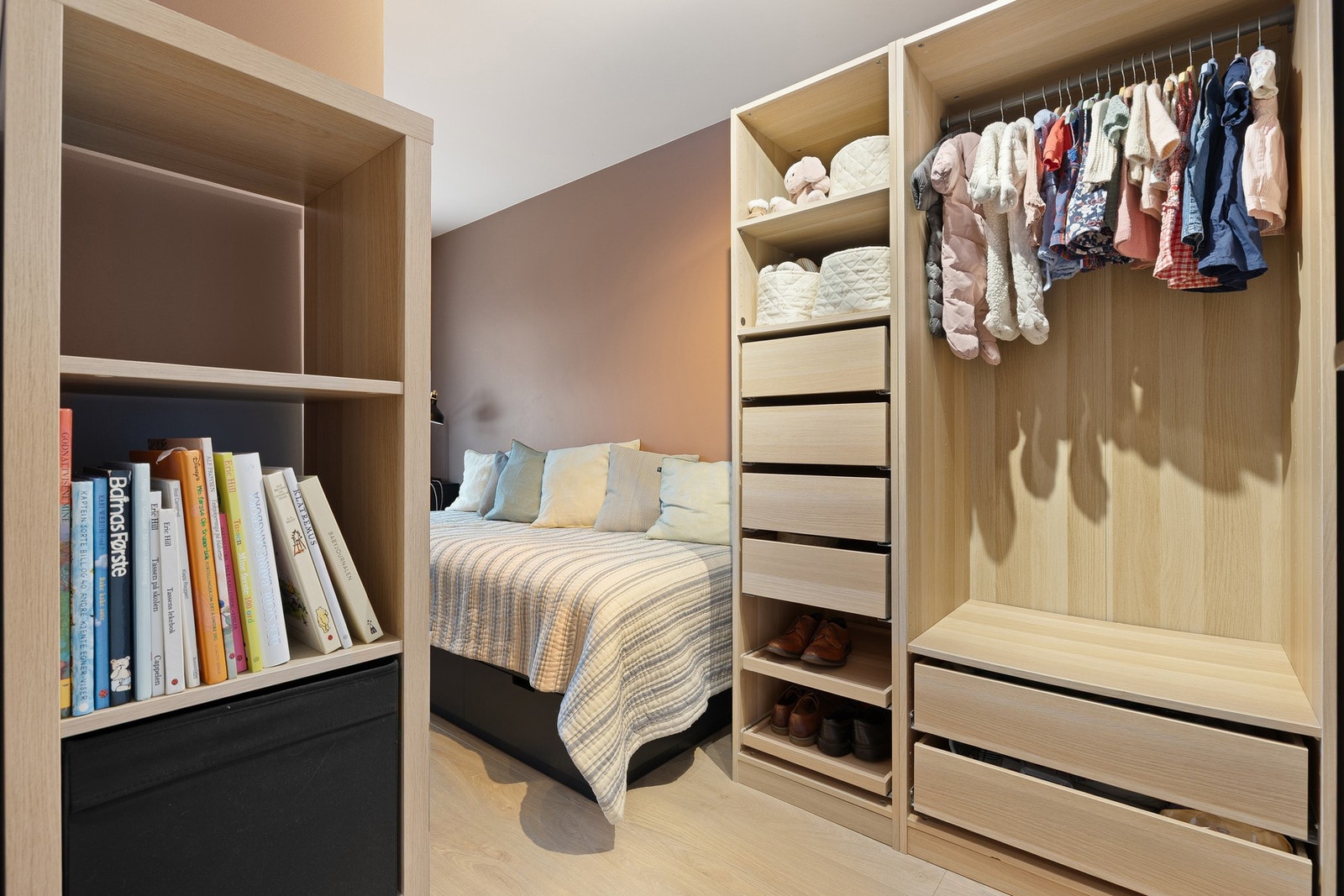 Rommet passer utmerket som barnerom, gjesterom eller kontor. Galleribilde