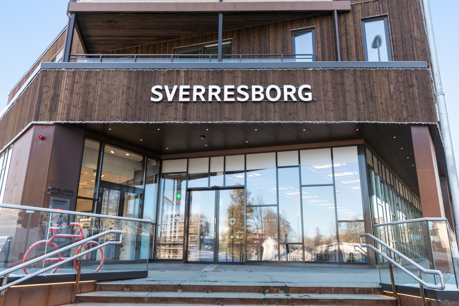 På andre siden av veien ligger også Sverresborg senter med bla. Meny og Vinmonopol. Galleribilde