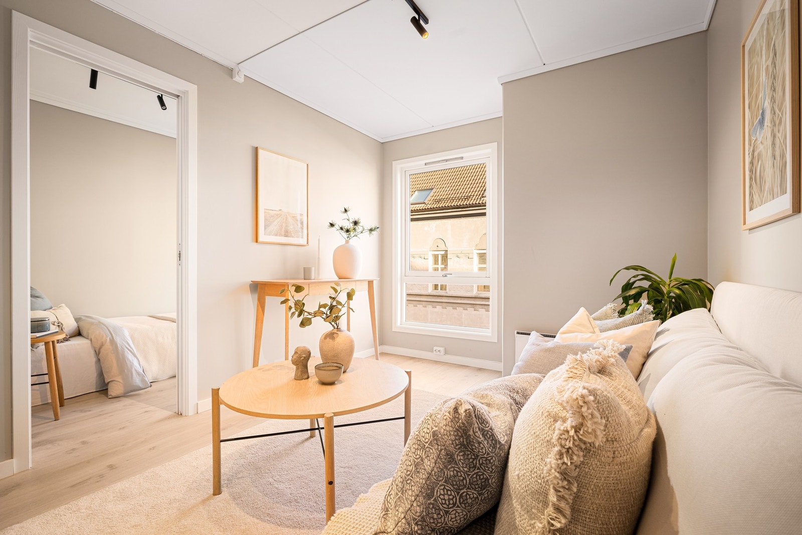 Overflatene i leiligheten er malt i 2026. Malt av Egil Knudsen AS Galleribilde