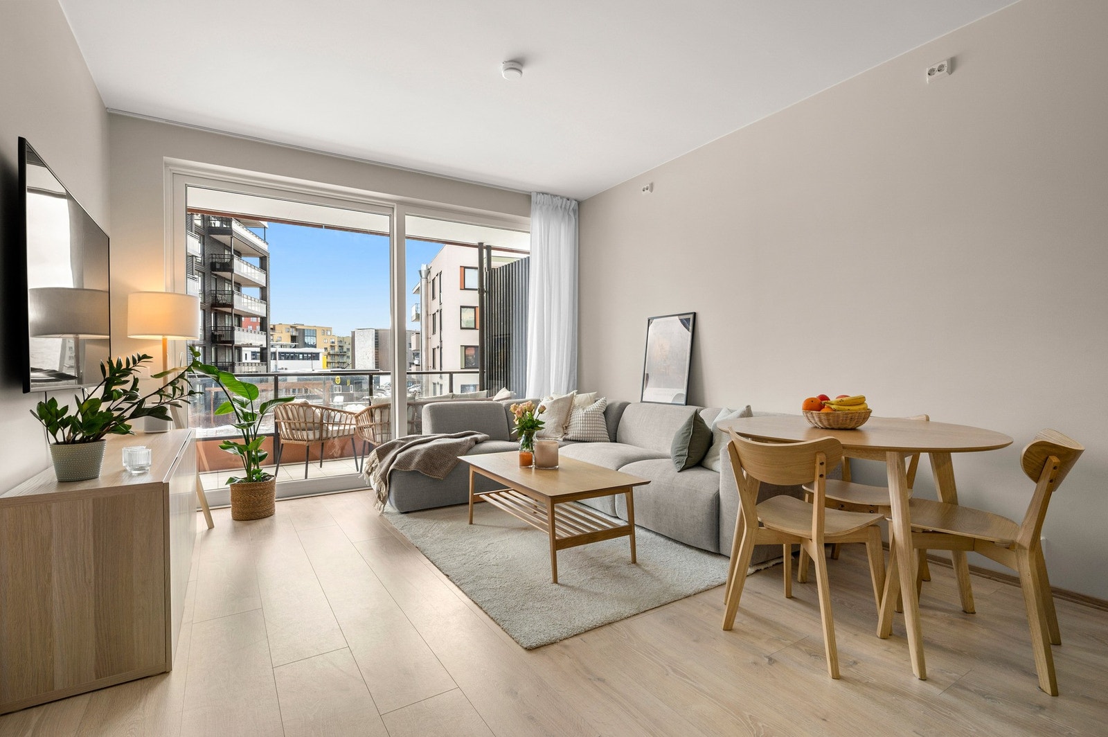 Velkommen til Ladebekken 32 - Delikat 2-roms selveierleilgihet på 41m2 BRA-i for 2023 som fremstår som ny, vurdert til TG0 på de fleste punkter. Galleribilde