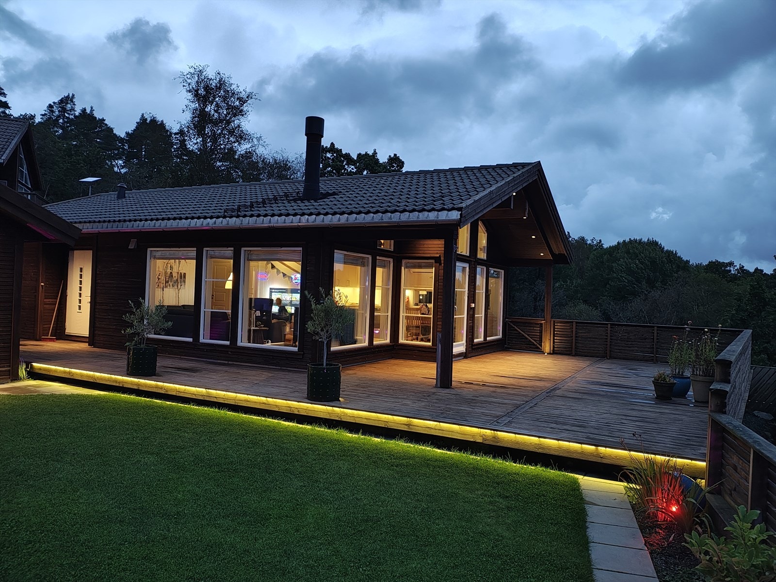 Utelys som skaper en magisk atmosfære Galleribilde