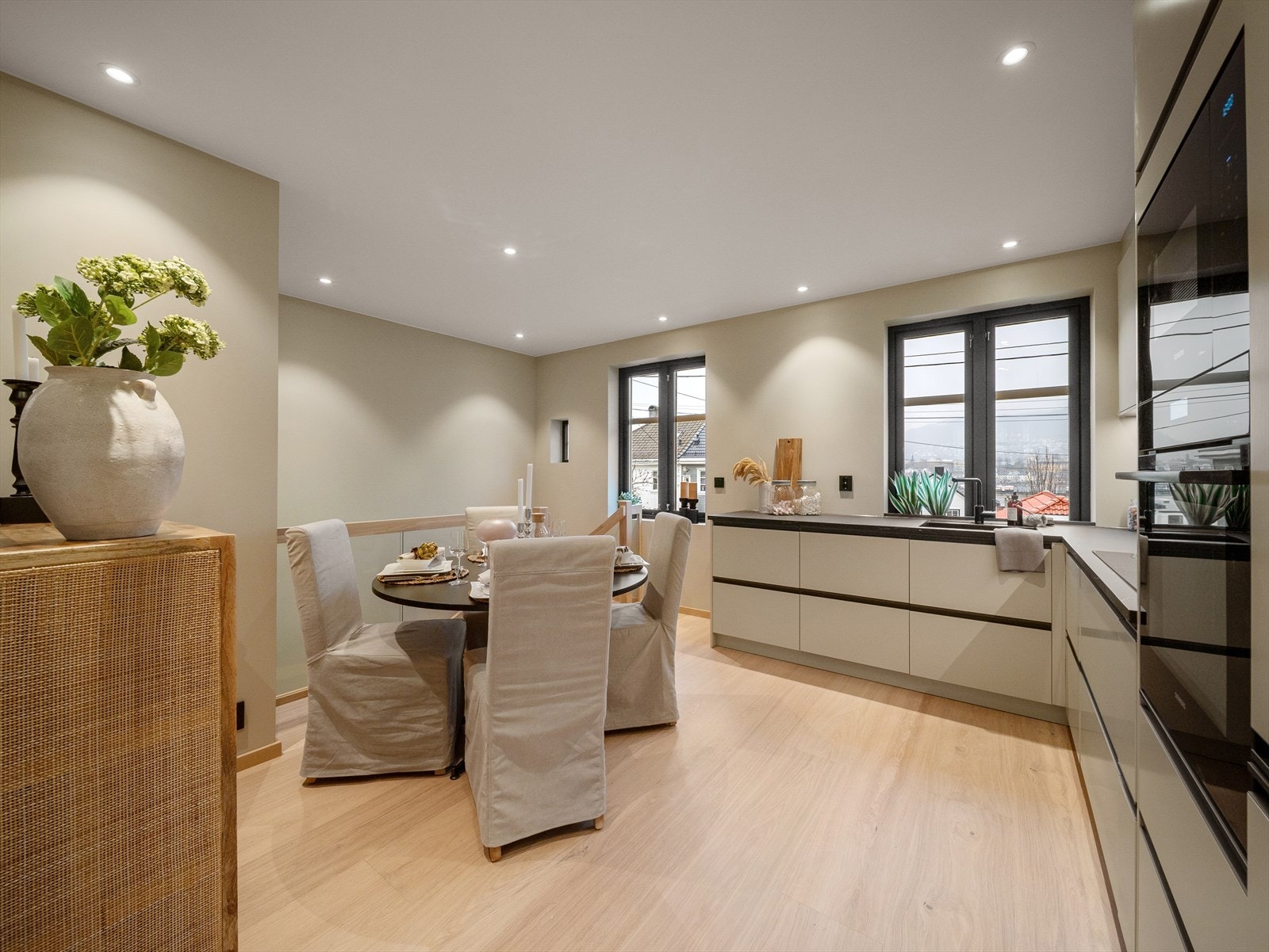 Alle vinduene i bygget ble skiftet i 2025. Galleribilde