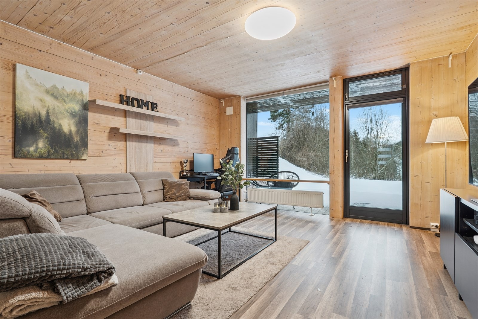 Stue med utgang til terrasseplatting Galleribilde