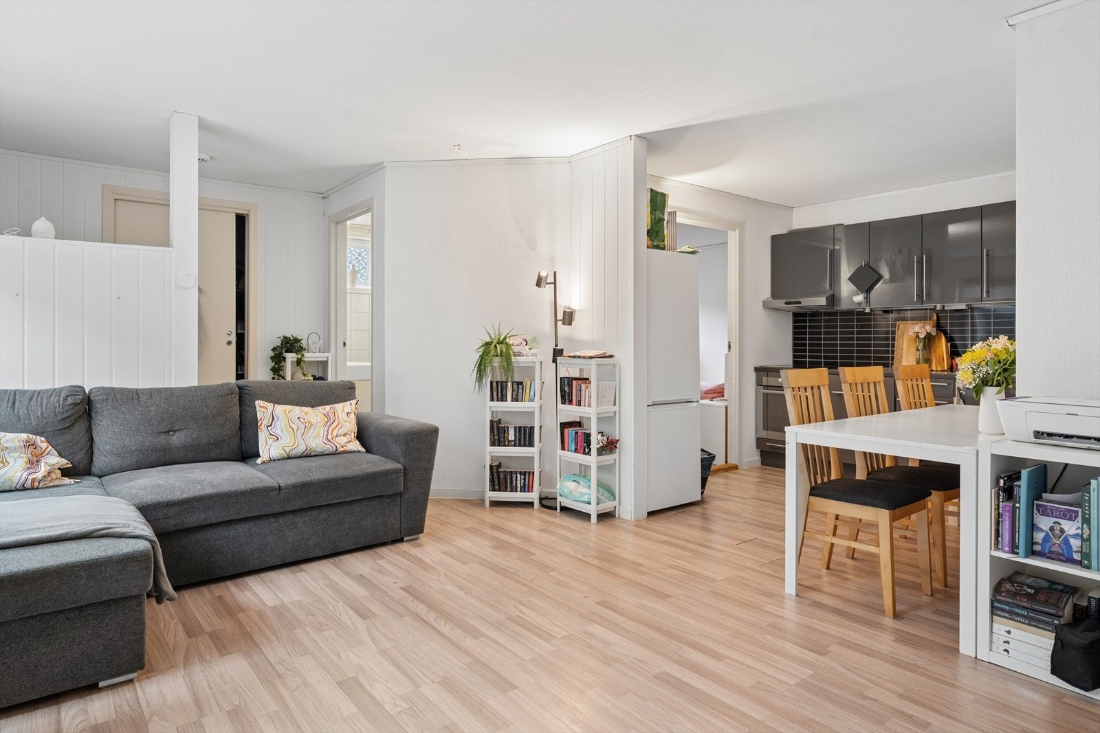 Underetasjen er ikke godkjent som utleiedel. Se pkt. ferdigattest. Galleribilde