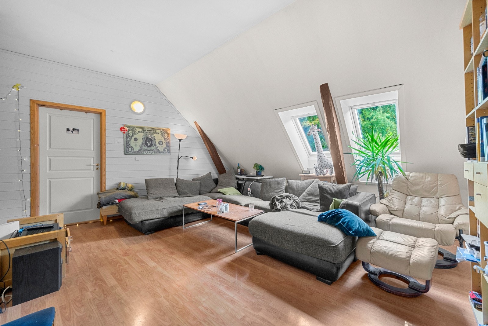 Stor og flott stue. Her kan en ha hyggelige kvelder Galleribilde