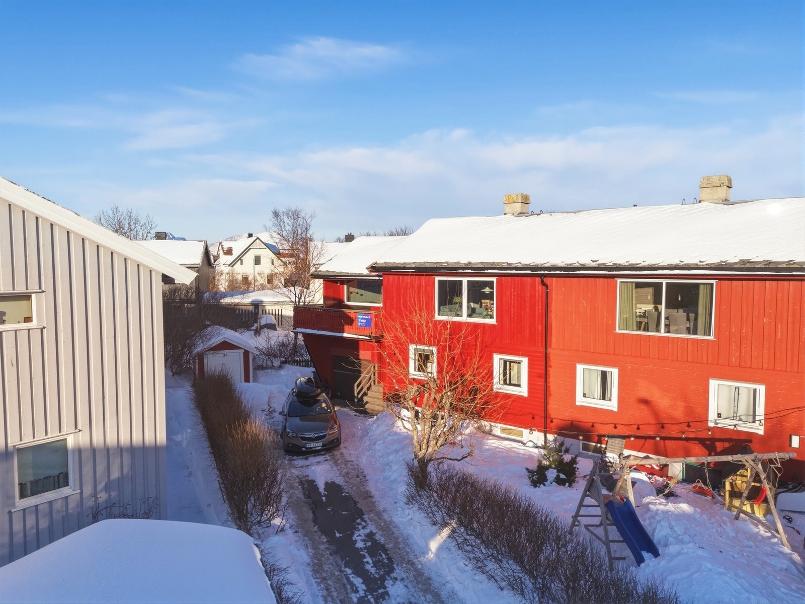 God plass til parkering i innkjørsel og i garasje Galleribilde