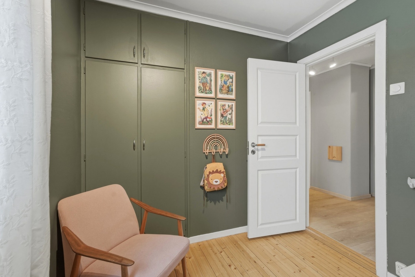 Soverom nr. 2 med innebygde skap Galleribilde