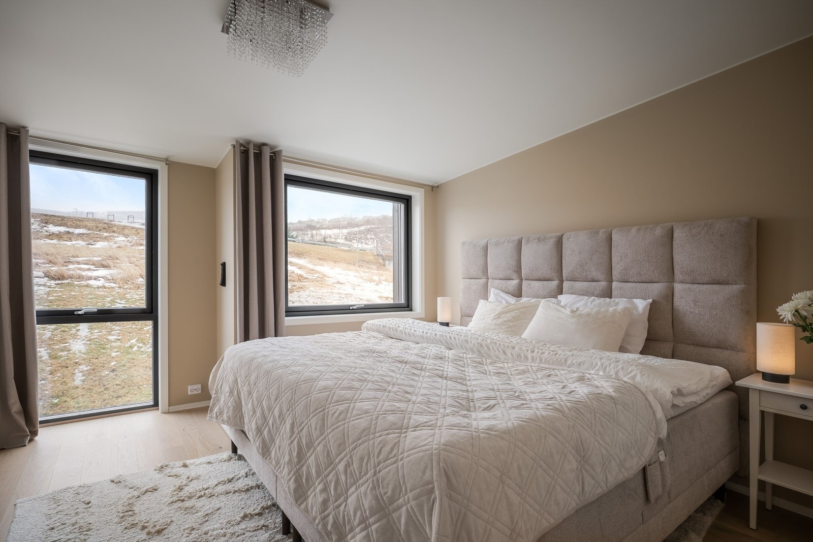 Samtlige rom har god plass til både seng og øvrig møblement. Galleribilde