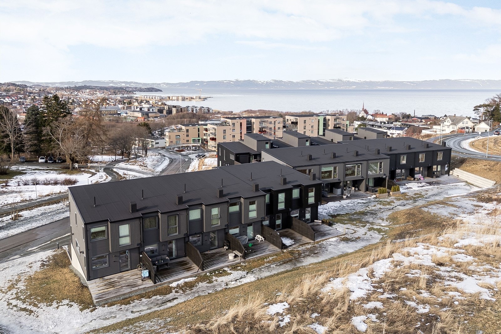 Et lekkert rekkehus i et trivelig og rolig sameie. Galleribilde