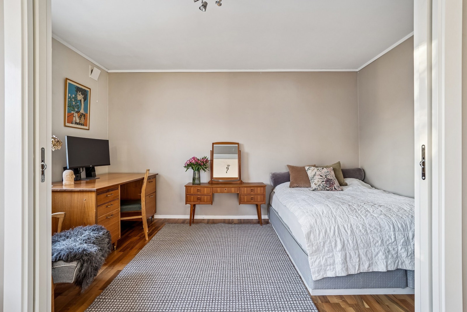 Ekstra stue del/hjemmekontor eller ekstra soveplass. Galleribilde