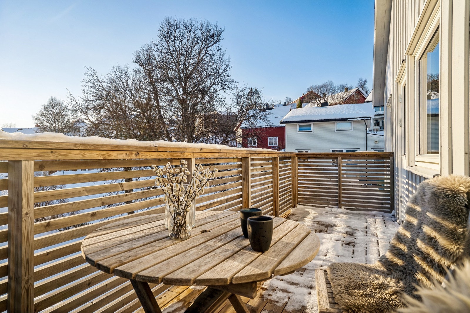 Trivelig balkong mot sørøst. Galleribilde