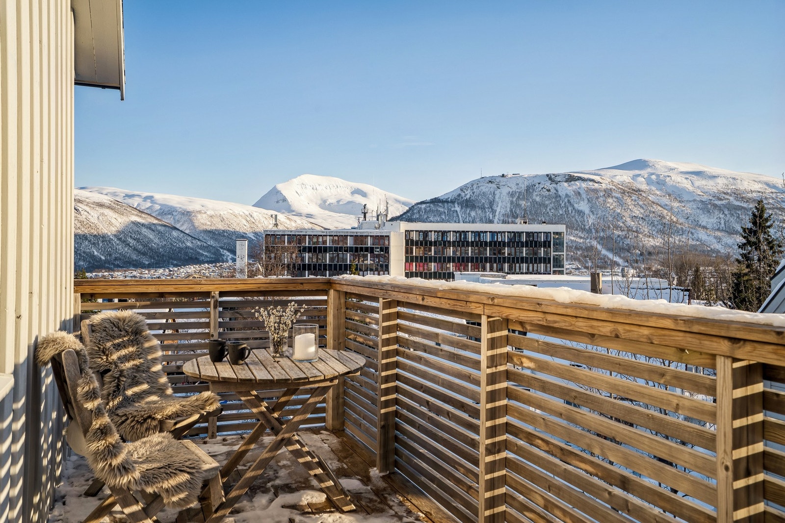 Velkommen til Idrettsvegen 17 - presentert av EiendomsMegler1 v/Terje Opland Bilder: EFKT Galleribilde