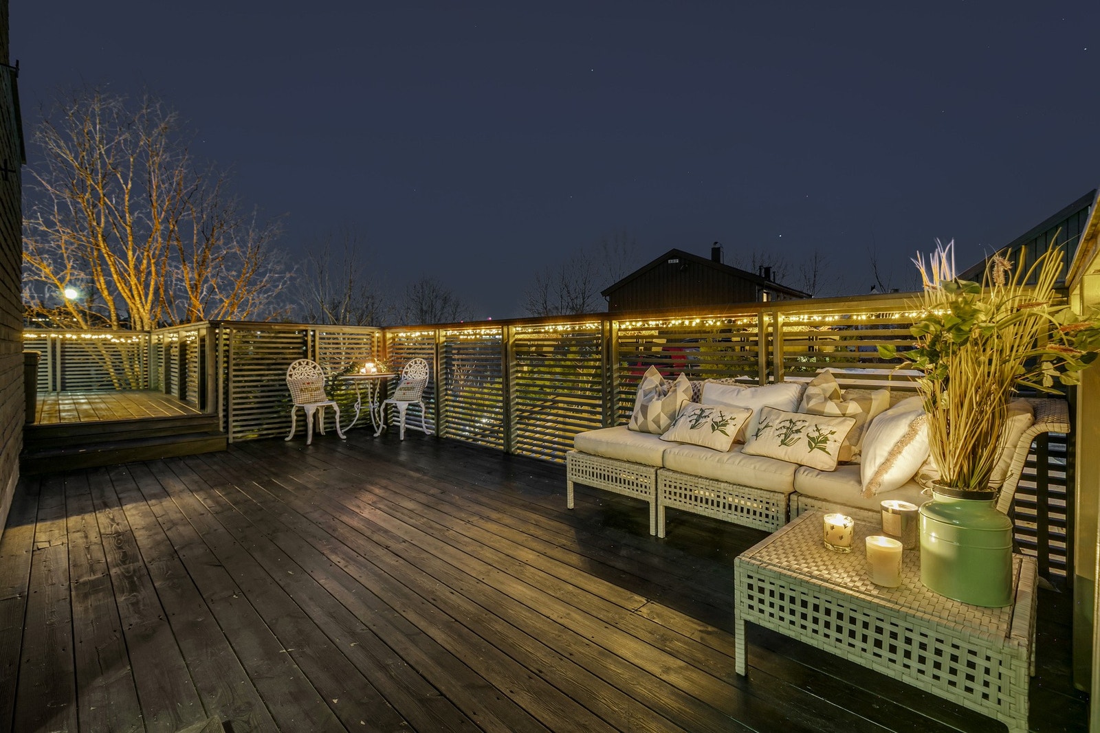 Her er det god plass til flere sittegrupper og diverse dekor. Galleribilde